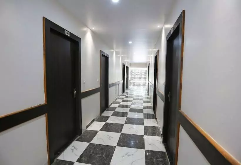 هتل Lal Havelii Deluxe By Oyo Rooms