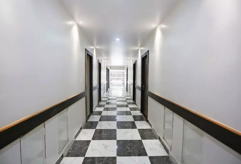 هتل Lal Havelii Deluxe By Oyo Rooms