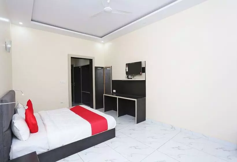 هتل Lal Havelii Deluxe By Oyo Rooms