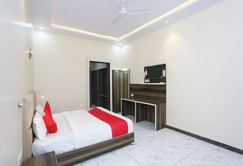 هتل Lal Havelii Deluxe By Oyo Rooms
