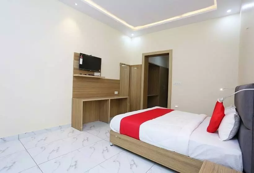 هتل Lal Havelii Deluxe By Oyo Rooms