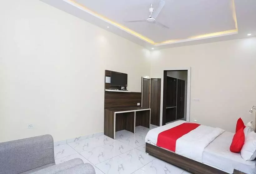 هتل Lal Havelii Deluxe By Oyo Rooms
