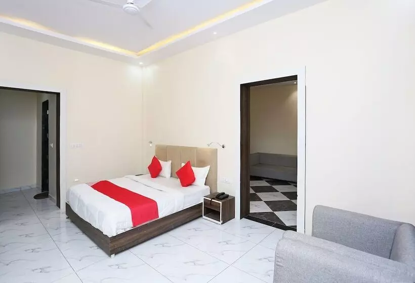 هتل Lal Havelii Deluxe By Oyo Rooms