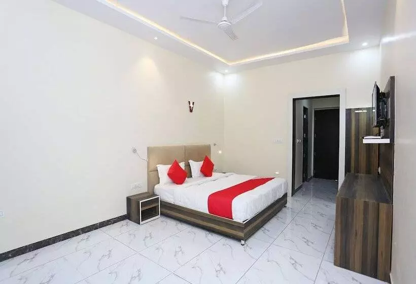 هتل Lal Havelii Deluxe By Oyo Rooms