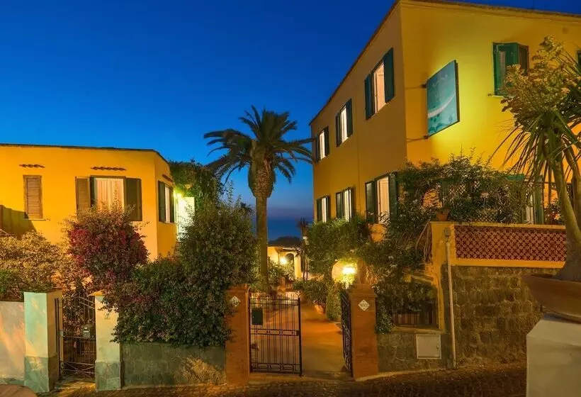 Hotelli Pensione Monti