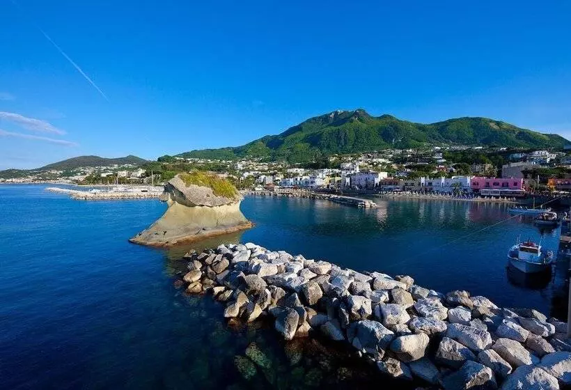 Hotelli Pensione Monti