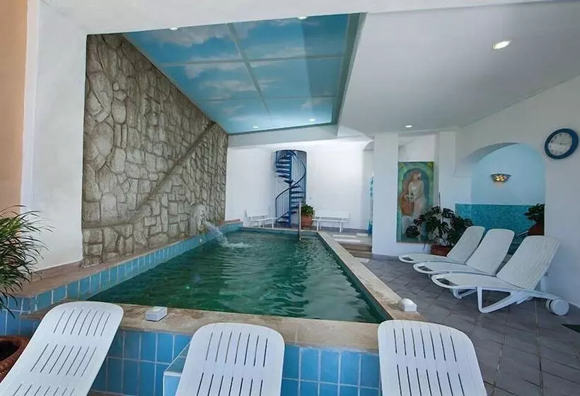 Hotelli Pensione Monti