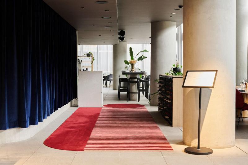 Midnight Hotel, Autograph Collection