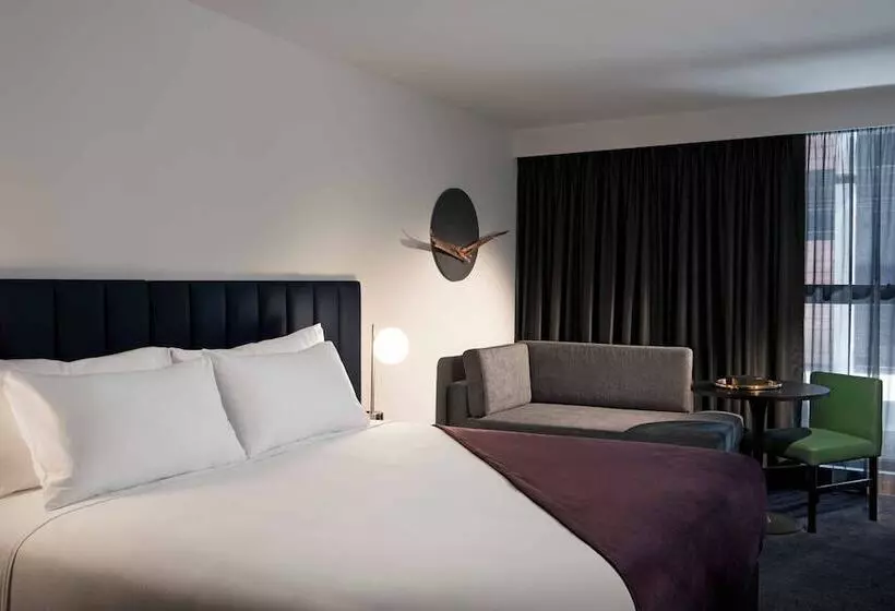 Midnight Hotel, Autograph Collection