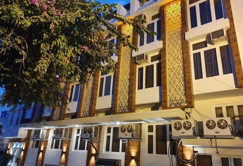 منتجع Corbett Kingdom