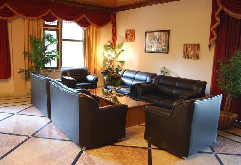 منتجع Corbett Kingdom