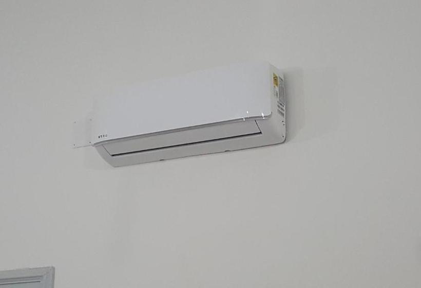 تختخواب و صبحانه Parents' House