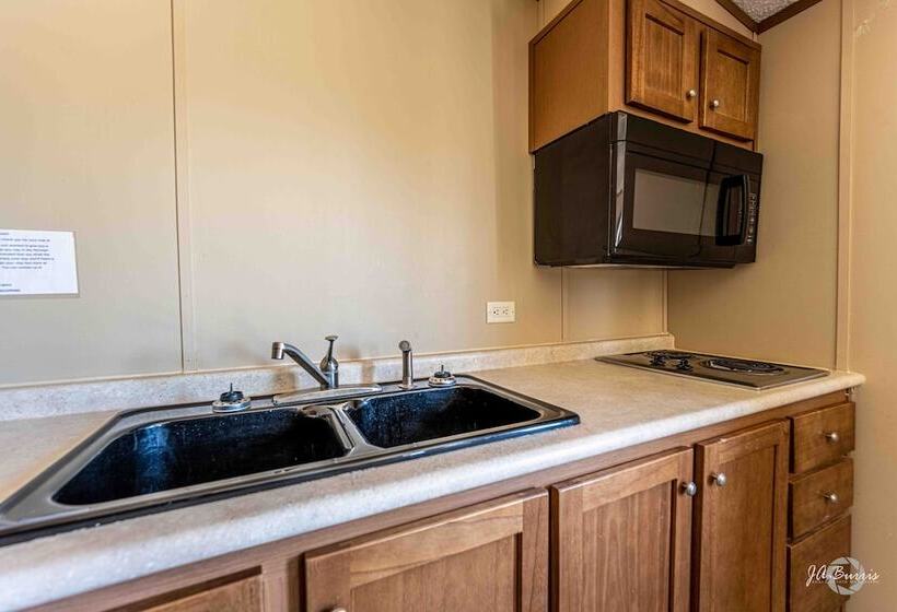 Elite Cabins And Rv Park