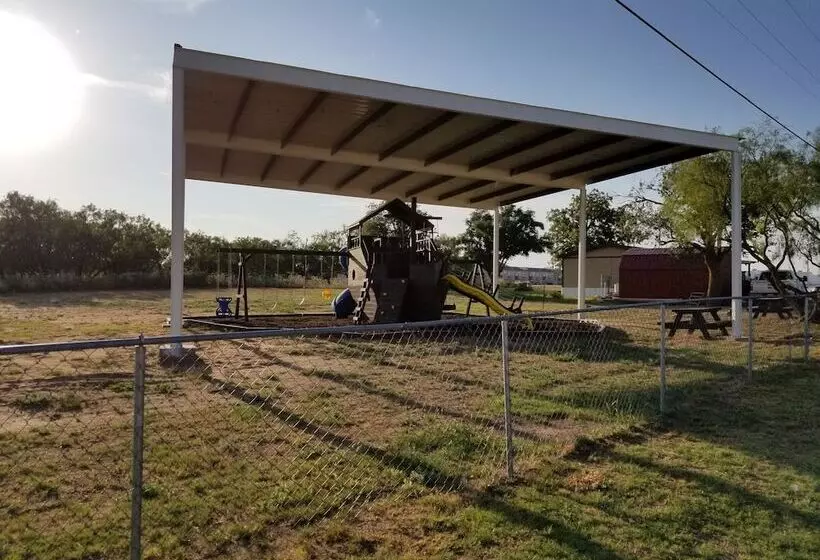 Elite Cabins And Rv Park