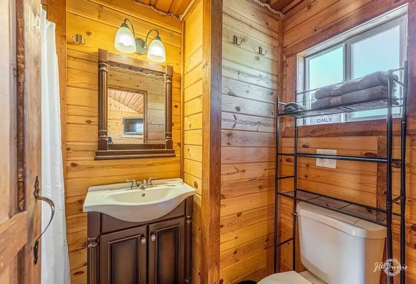 Elite Cabins And Rv Park