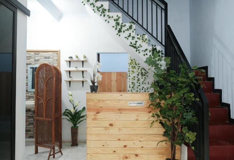 הוסטל Velodrome Family House Syariah