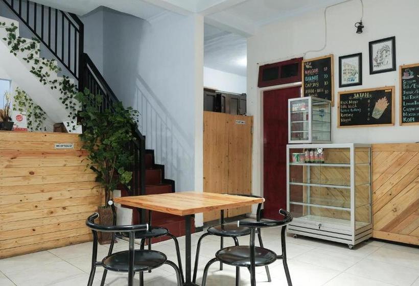 הוסטל Velodrome Family House Syariah