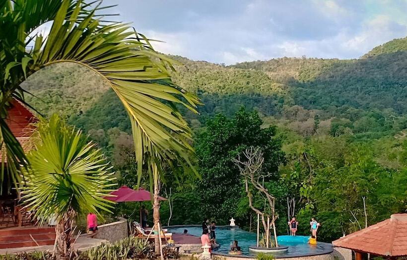 צימר The Lavana Tanjung Lima Laboan Bajo Villas