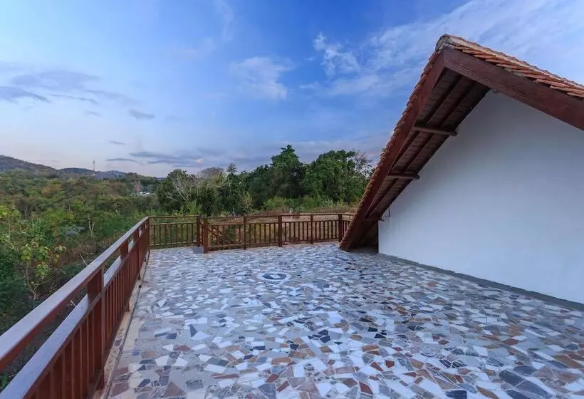 Aamiaismajoitus (B&B) The Lavana Tanjung Lima Laboan Bajo Villas