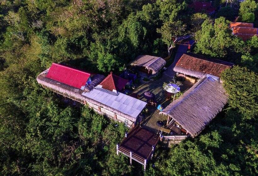 تختخواب و صبحانه The Pande Hill Homestay