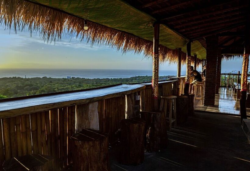 تختخواب و صبحانه The Pande Hill Homestay