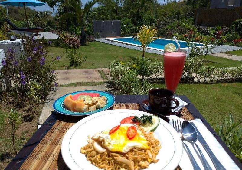 تختخواب و صبحانه The Pande Hill Homestay