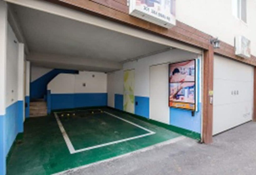 Belita N Goodtime Drivein Motel