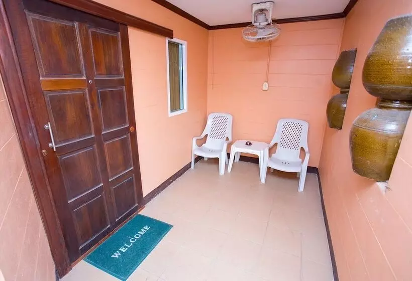 مسافرخانه M.p Resort Krabi