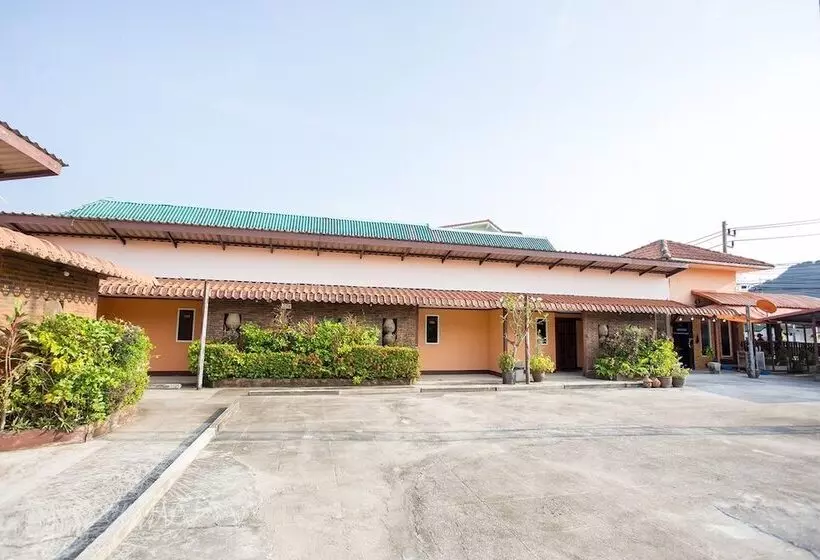 مسافرخانه M.p Resort Krabi