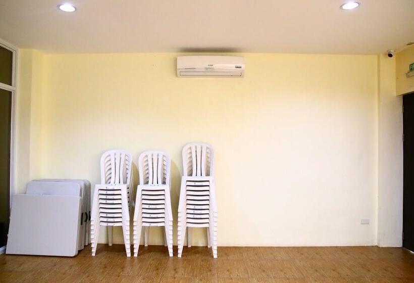 Отель Brownwood Resort &