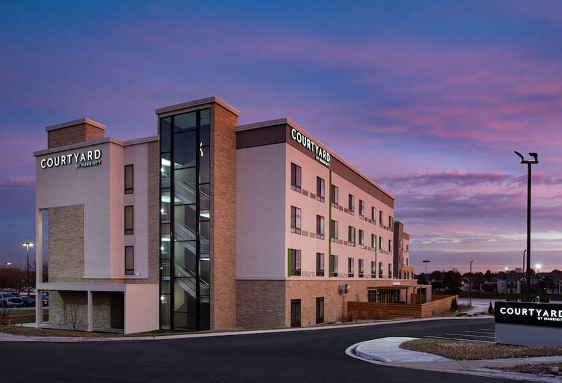 فندق Courtyard Kansas City Olathe