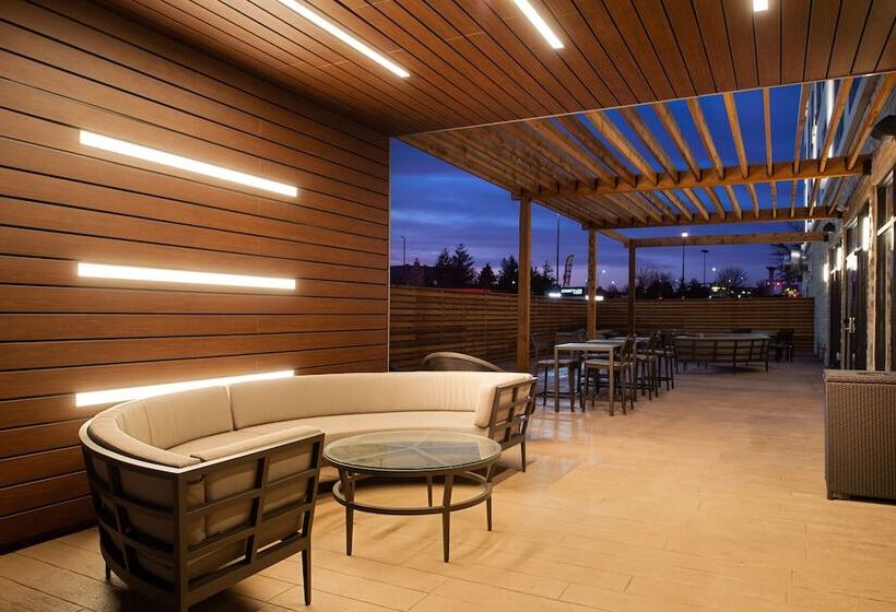 فندق Courtyard Kansas City Olathe