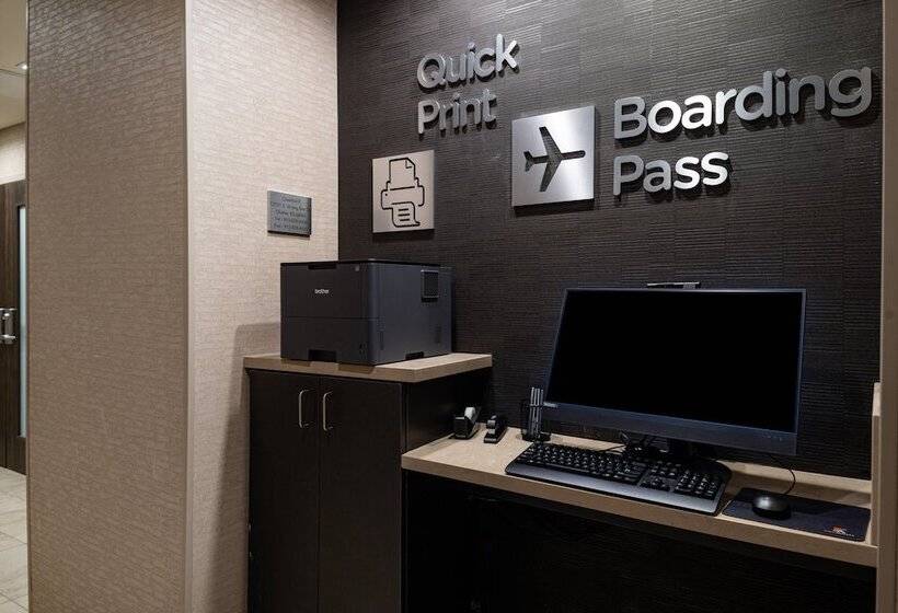 فندق Courtyard Kansas City Olathe