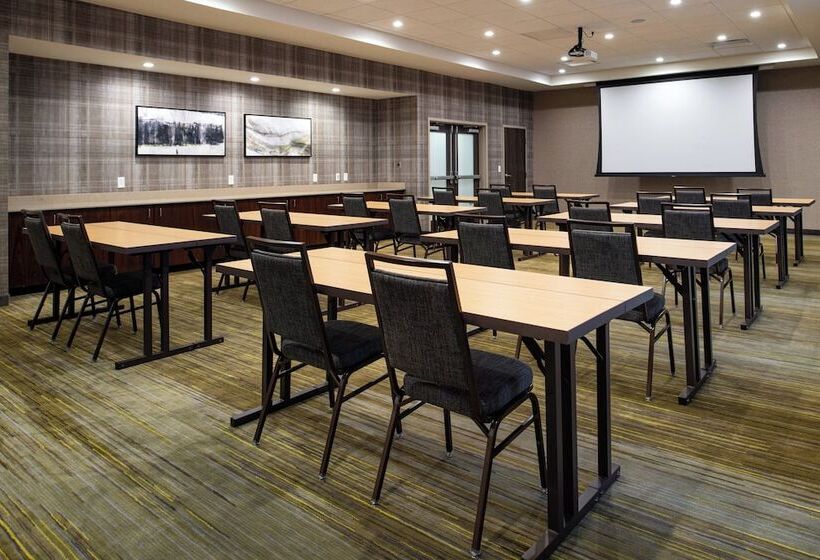 فندق Courtyard Kansas City Olathe