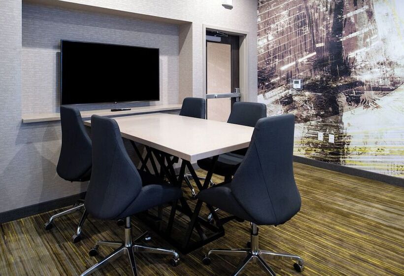 فندق Courtyard Kansas City Olathe