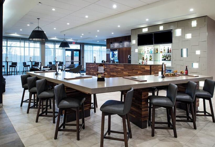 فندق Courtyard Kansas City Olathe