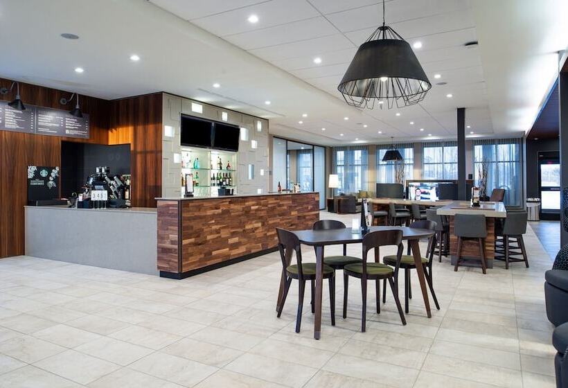 فندق Courtyard Kansas City Olathe