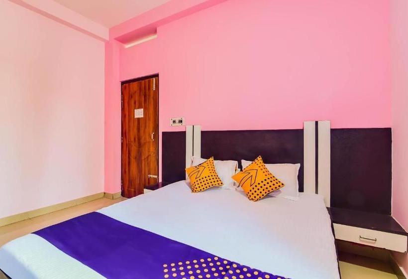 هتل Spot On 63771 Puri Dham