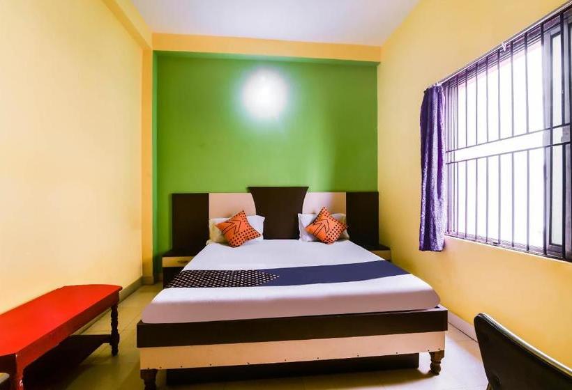 هتل Spot On 63771 Puri Dham