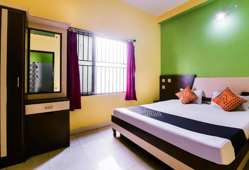 هتل Spot On 63771 Puri Dham