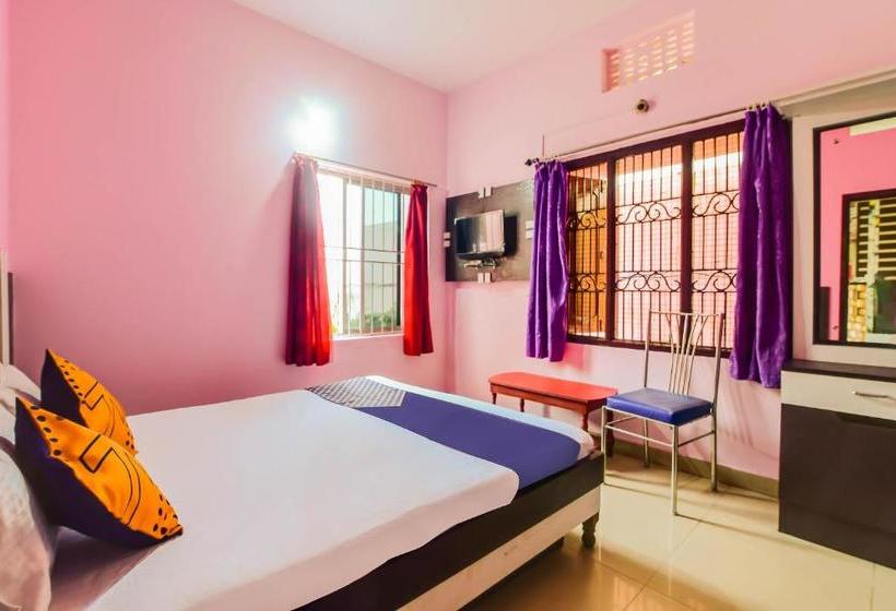 هتل Spot On 63771 Puri Dham