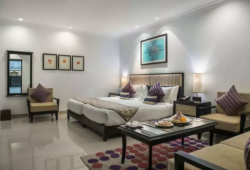 ホテル Sarovar Portico Surajkund