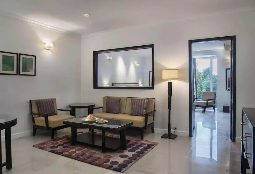 ホテル Sarovar Portico Surajkund