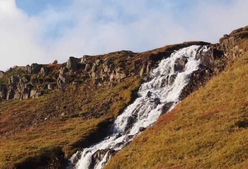 پانسیون Granastaðir Guesthouse