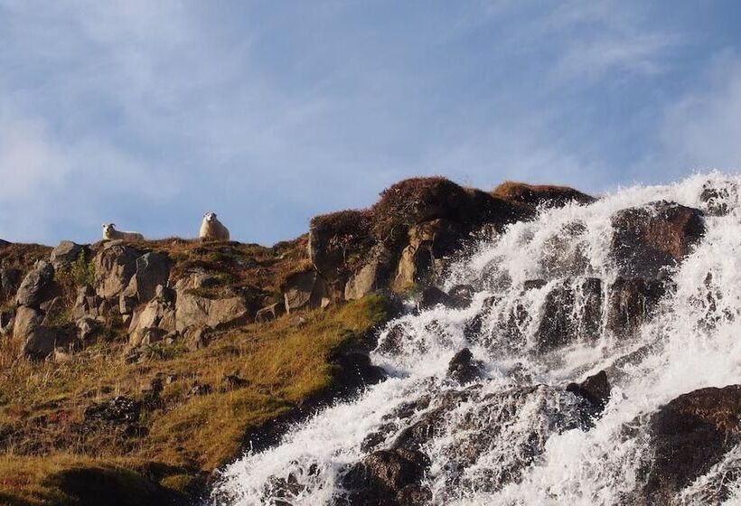 پانسیون Granastaðir Guesthouse