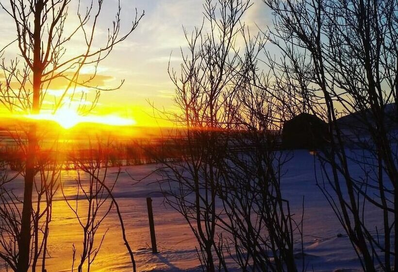 پانسیون Granastaðir Guesthouse