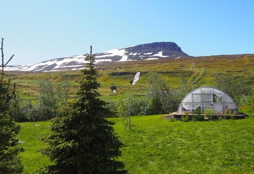 پانسیون Granastaðir Guesthouse