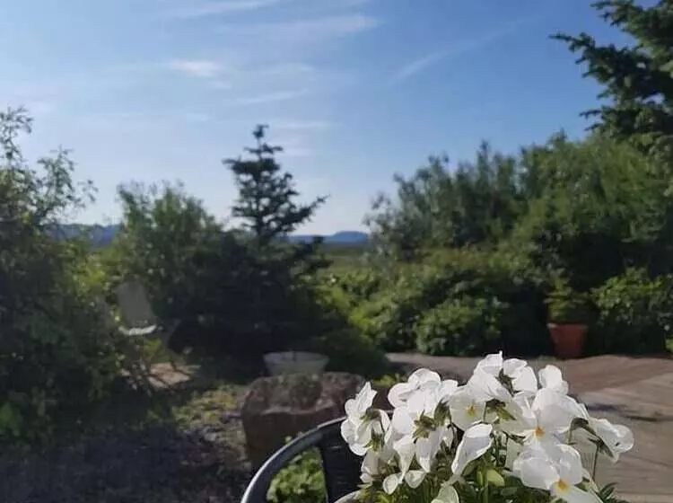 پانسیون Granastaðir Guesthouse