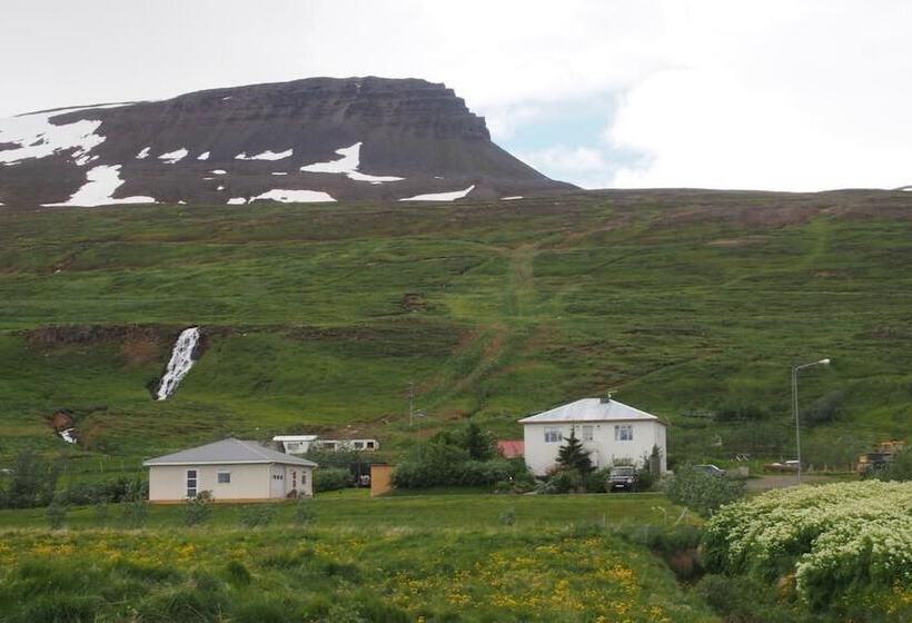 پانسیون Granastaðir Guesthouse