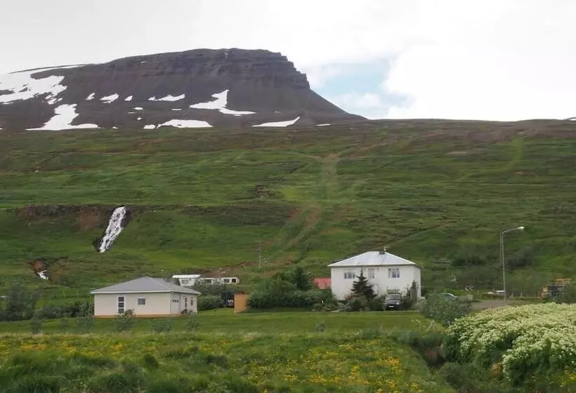 پانسیون Granastaðir Guesthouse